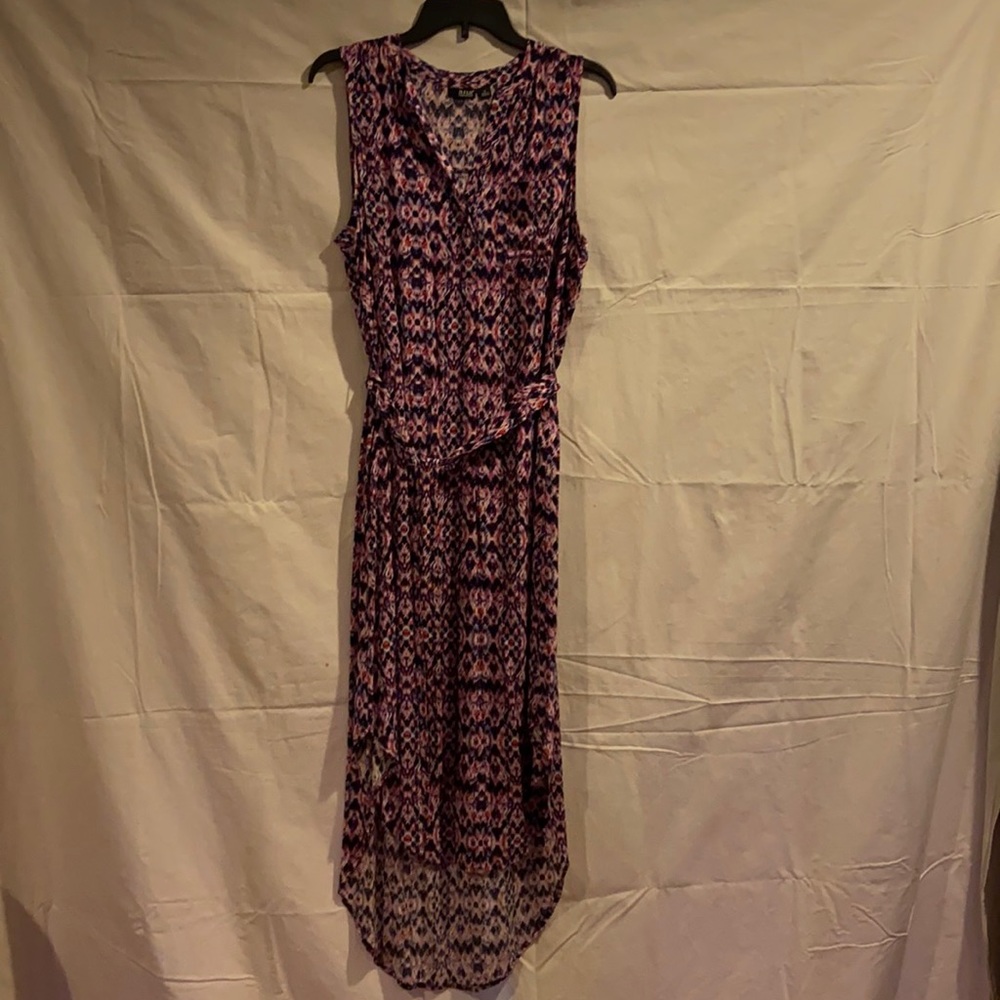 a.n.a., size M, black, pink, purple print in diamond shaped pattern.